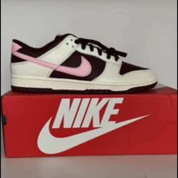 SOLD 😍😍😍Nike Air Valentines men’s size 11 BNIB - Picture 1 of 5
